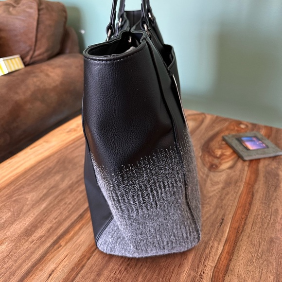 Simply Vera Lavey Raddix vegan Leather Black and Gray Women's Tote Bag NWT - Picture 15 of 16